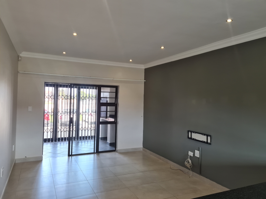 To Let 3 Bedroom Property for Rent in Wavecrest Eastern Cape